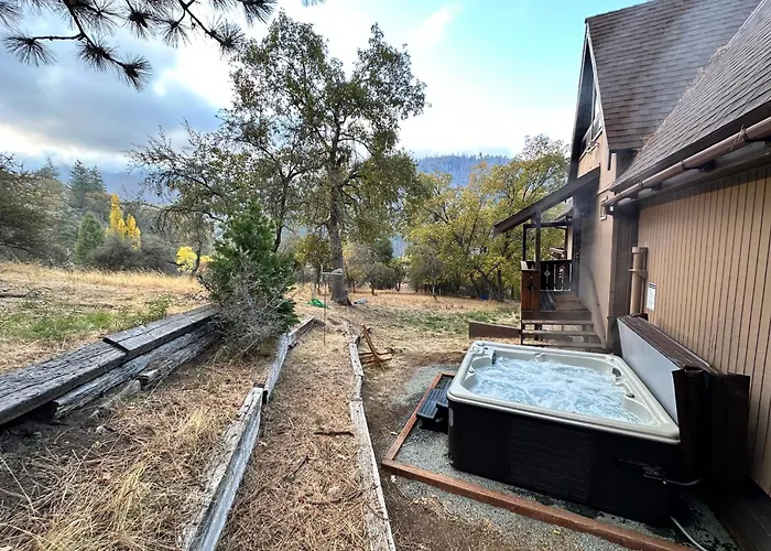 Hygge Haus Sequoia - Large Private Cabin W Views