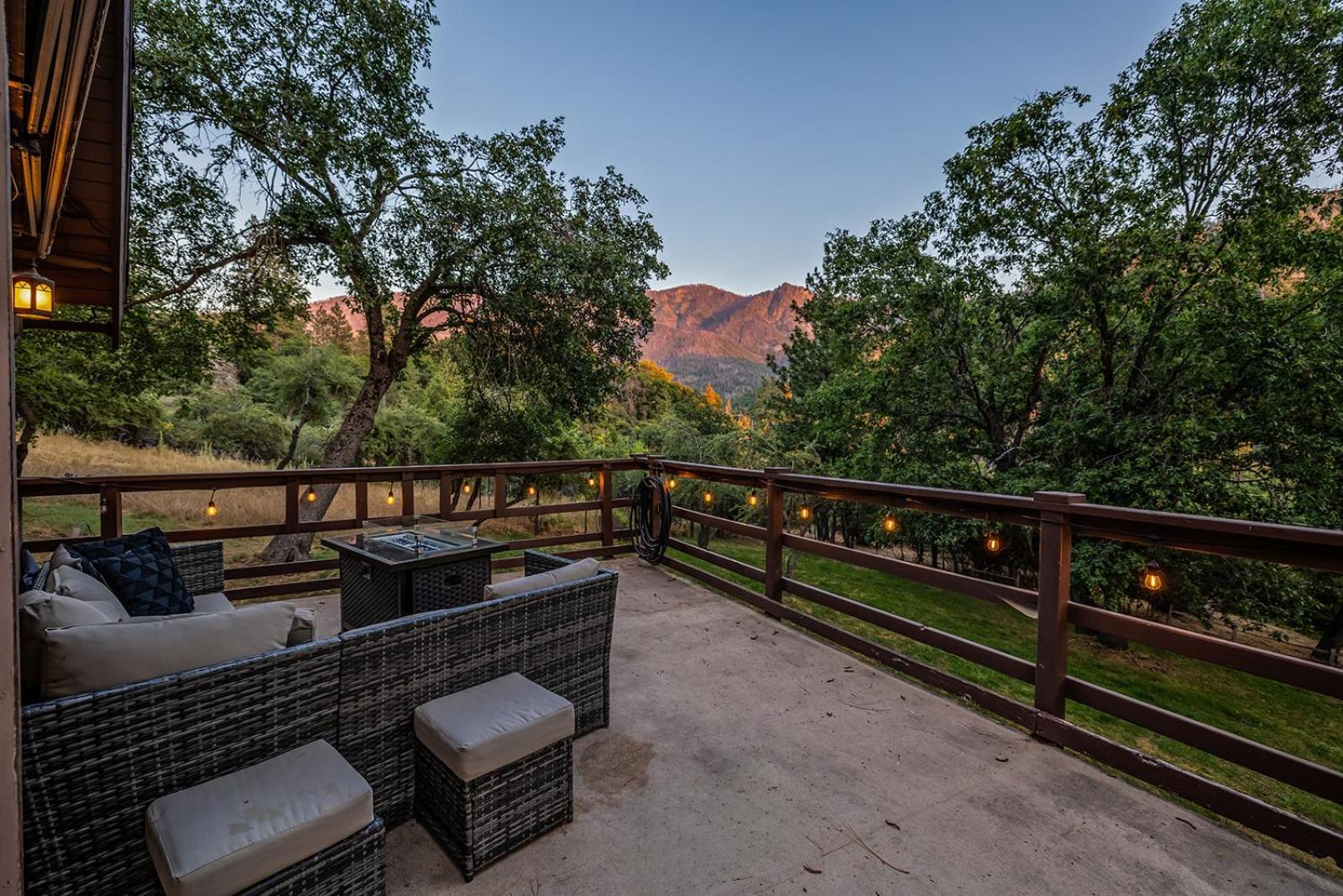 Hygge Haus Sequoia - Large Private W Views