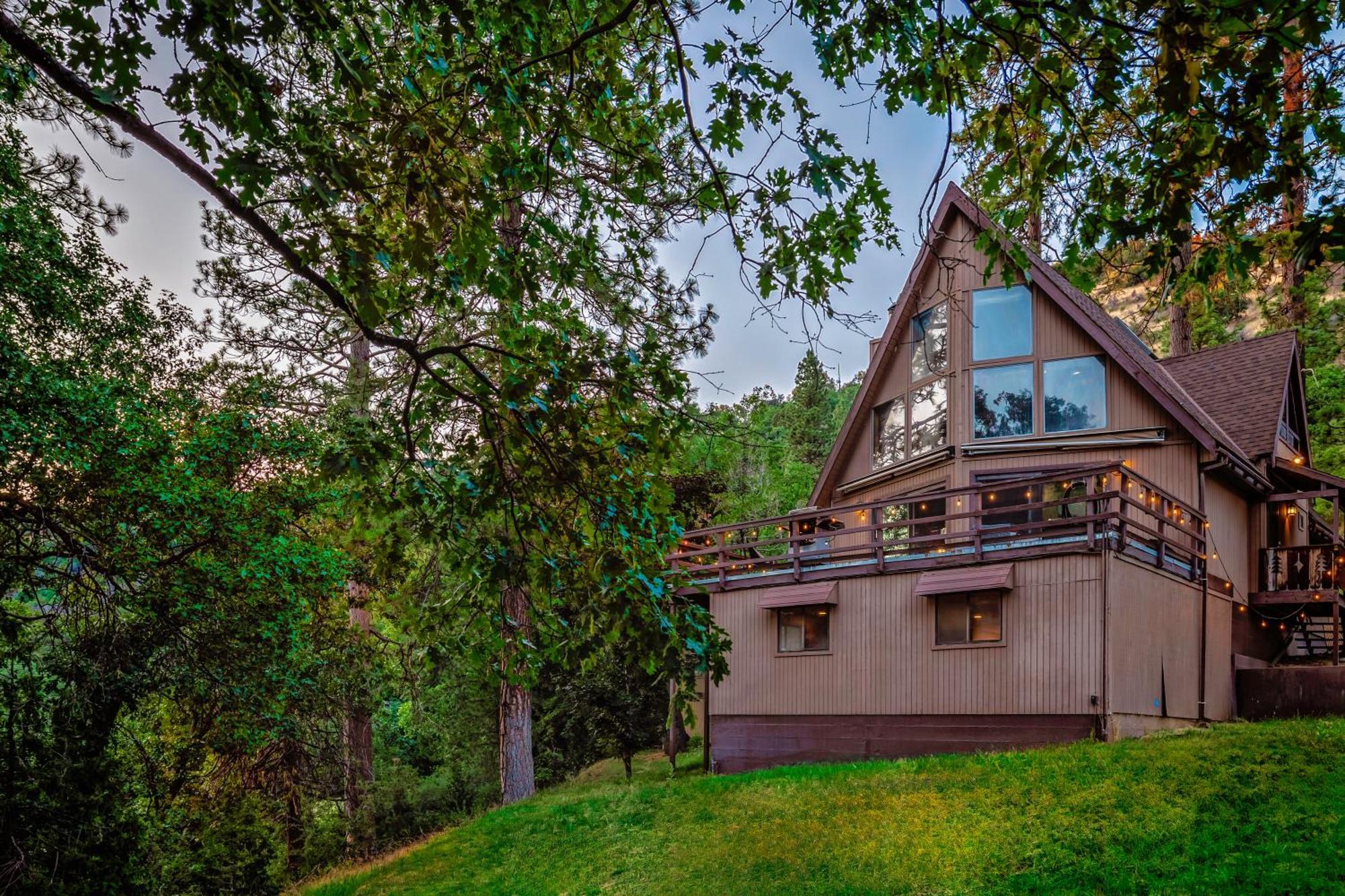 Hygge Haus Sequoia - Large Private W Views Chalet